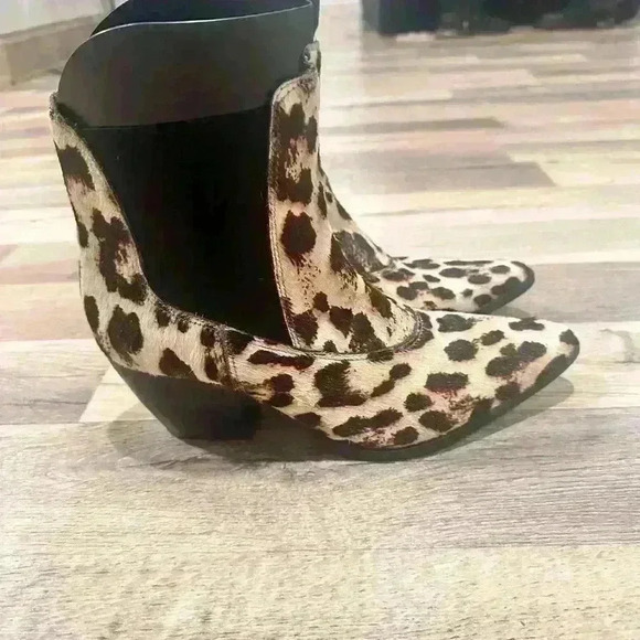 Matisse Anthropologie Golden Gate Calf Hair Boots in Snow Leopard - Picture 4 of 11